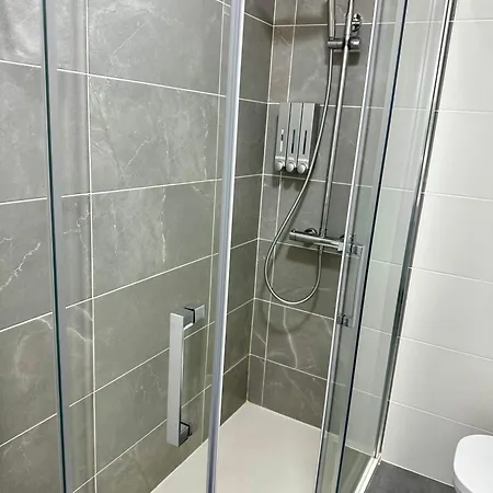 N&e - Avd San Rosendo Apartamento