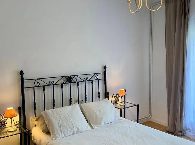 N&e - Avd San Rosendo Daire *